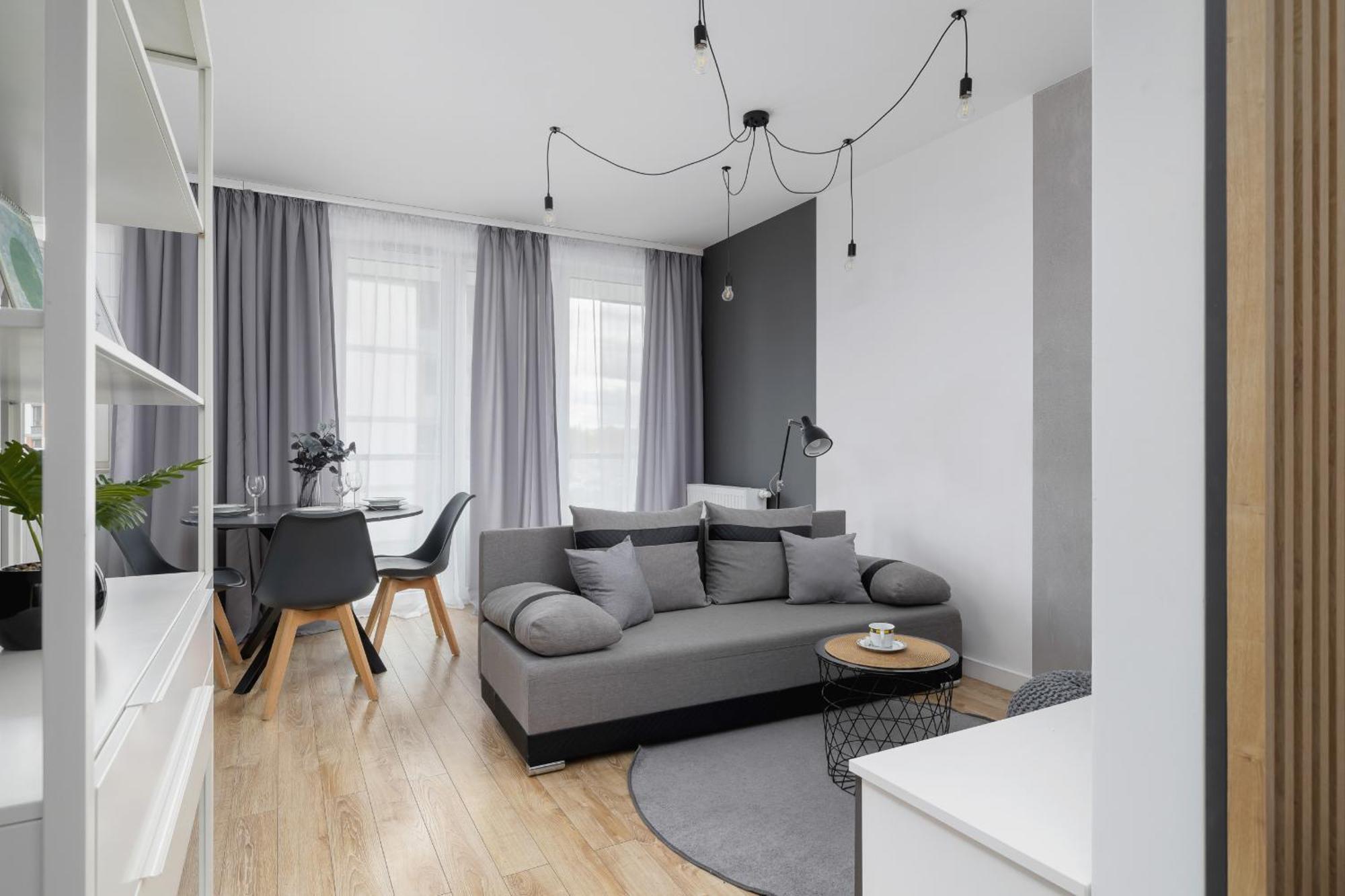 Elegant Apartment In Cracow With Balcony, Parking And Desk By Noclegi Renters Krakow Luaran gambar