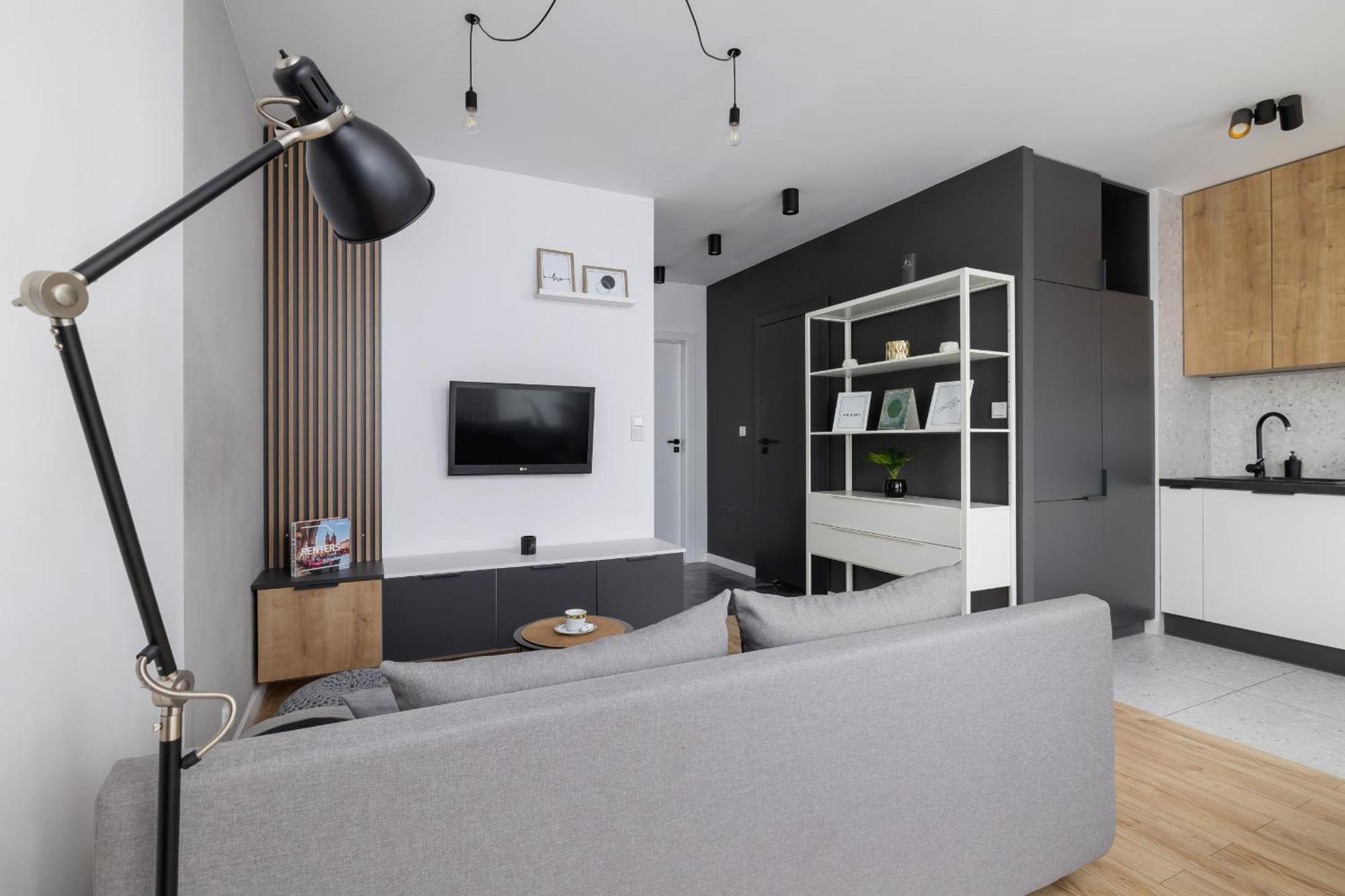 Elegant Apartment In Cracow With Balcony, Parking And Desk By Noclegi Renters Krakow Luaran gambar